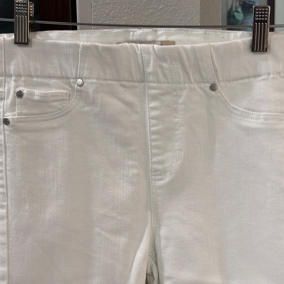 Liverpool Los Angeles "Chloe" Pull-on Bermuda Shorts - White Size 0/25 - Picture 6 of 11